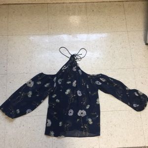 BB Dakota size small blouse